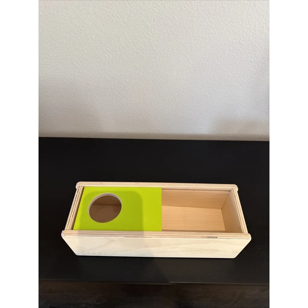 Lovevery wooden sliding top‎ box (w 1 Ball) thinker play kit montessori